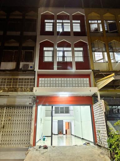 ซอยเสรีไทย 44-52 เดอะมอลล์ บางกะปิ นิด้า สวนสยาม อาคาร 3.5 ชั้น 