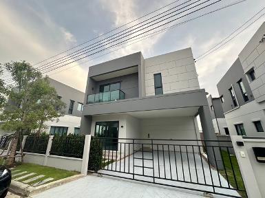 ให้เช่าบ้านเดี่ยว 2 ชั้น Centro โซนโทร บางนา ตกแต่งสวยพร้อมอยู่ 