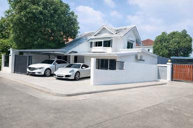 ทะเลสาบ 65ตร.วา MRT สัมมากร ให้เช่าบ้านเดี่ยว 2 ชั้น หัวมุม 3-4