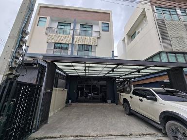 ให้เช่าโฮมออฟฟิศ 3.5 ชั้น DISTRICT เอกมัย-รามอินทรา (รามอินทรา 40