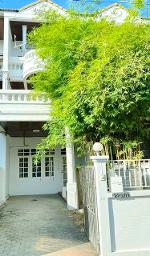 หรูมาก รัชดาภิเษก40-48 BTSรัชโยธิน 800ม. ทาวน์เฮาส์ 3 ชั้น พร้อมเ