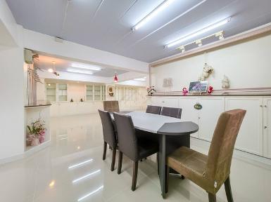 ให้เช่าพื้นที่สำนักงาน 2 ชั้น 175&ndash;200 ตร.มพระราม 4 ใกล้ BTS พระโข