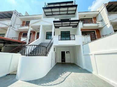 7นอน เซ็นทรัล บางนา 1.8 กม. ไบเทค บางนา 900ม ใหญ่มาก ทาวน์โฮม 4 