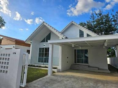 ขายเพียง 2.45 ล้าน สารภี พร้อมเฟอร์นิเจอร์ ตกแต่งพร้อมเข้าอยู่