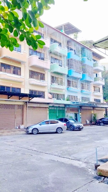 ตลาดอินดี้ 2.3 กม. บิ๊กซี สุขสวัสดิ์ 24-28 บางปะกอก อาคาร4.5 ชั้น