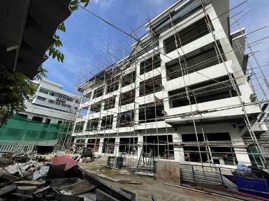 ขายอาคารสำนักงานขนาดใหญ่ ถนนสุขุมวิท 103 (ซอยอุดมสุข 28&ndash;30)