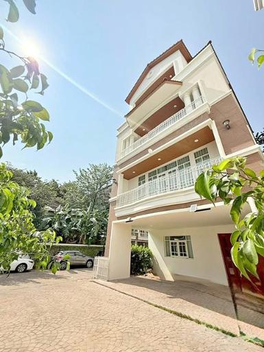 ทาวน์โฮมสุดหรู 4 ชั้นทำเล Penthouse BTS เอกมัย ดองกิ ทองหล่อ