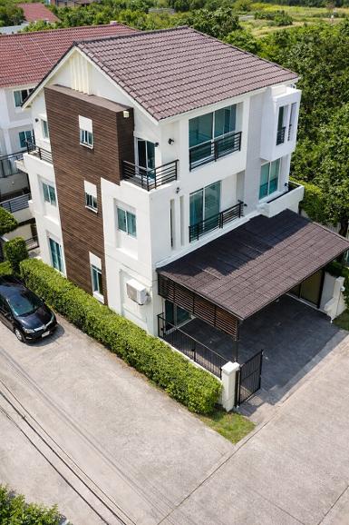 BTSสายหยุด สะพานใหม่ ถ.วัชรพล เวนิส ทาวน์โฮม 3 ชั้นให้เช่าหลังมุม