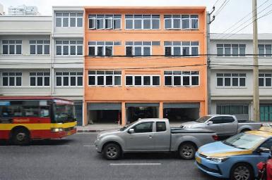 อาคารให้เช่า 4 ชั้น ใกล้เกตเวย์บางซื่อ 1.4 กม. MRT วงศ์สว่าง 600ม