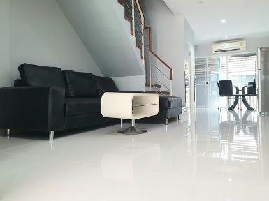 P1838 ให้เช่าทาวน์โฮม 3 ชั้น โครงการ ธนาพัฒน์ พระราม3 