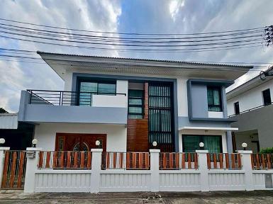 ให้เช่าบ้านเดี่ยว 2 ชั้น เดอะ คอมพลีท ศรีราชา ใกล้มอเตอร์เวย์สาย 