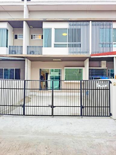 ดูโฮม ประชาอุทิศ90 1กม. ทาวน์โฮม 2ชั้น 2 นอน สตรีทมาร์เก็ต800ม. 