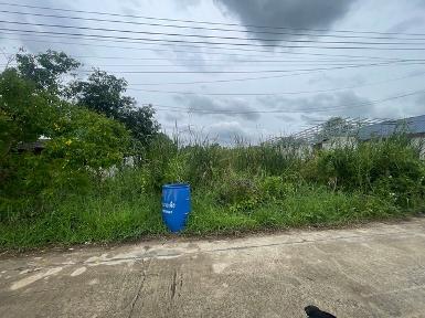 ขายที่ดินทำเลดีติดถนนสาธารณะ 100 ตารางวา เหมาะสร้างบ้านขาย