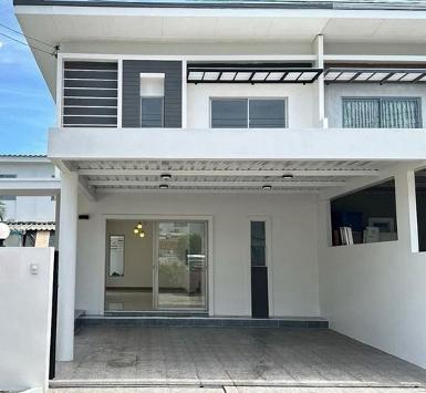 ขายบ้านแฝด 2 ชั้น รีโนเวทใหม่ โซนทุ่งกราด-แหลมฉบัง บางละมุง ชลบุร