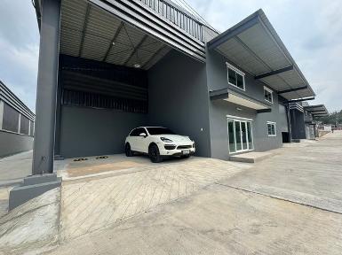 ให้เช่าโรงงานศรีราชาชลบุรี ให้เช่าอาคารสำนักงานโรงงาน 600 ตารางเม