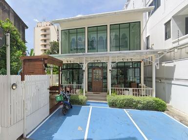 ให้เช่าอาคาร 2 ชั้น 300 ตรว เอกมัย 24 สุขุมวิท 63 ใกล้ถนนใหญ่ปากซ