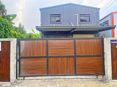 ให้เช่าโกดังพร้อมออฟฟิศ อาคาร 2 ชั้น รร.สตรีวิทยา 2 700 ม.โชคชัย