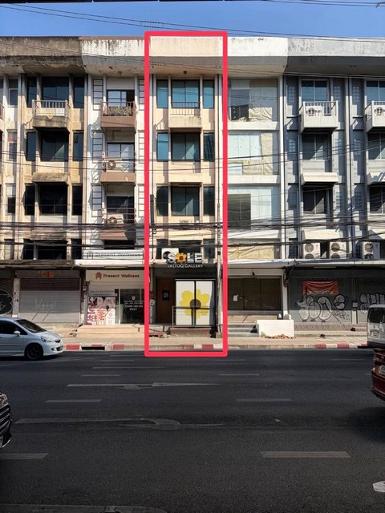 ให้เช่าอาคารพาณิชย์ 4.5 ชั้น 380 ตรม. ติดถนนใหญ่รัชดา ติด MRT ลาด