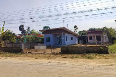 ขายบ้านพร้อมที่ดิน อำเภอเมืองเชียงราย ถนนสายบ้านเด่น - ท่าข้าวเป