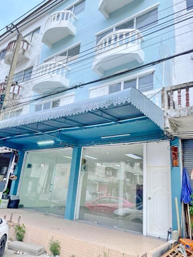 เอสบี ดีไซน์ รังสิต ฟิวเจอร์พาร์ค รังสิต 2.8กม.อาคาร 2คูหา 4ชั้น 