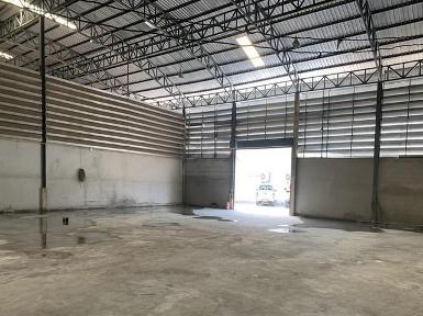 ให้เช่าโกดัง 580 ตร.ม.พร้อมออฟฟิศ ซอยนวลจันทร์ 21 ใกล้เลียบด่วน