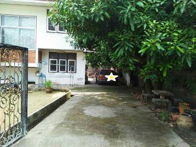 ขายที่ดินพร้อมบ้าน เนื้อที่ 107 ตรว รัชดา32 เงียบสงบ เพื่อนบ้านดี