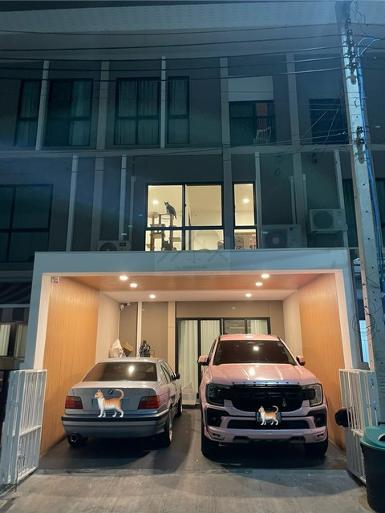 ขายทาวน์โฮม 3 ชั้น 191 ตรม. Patio ศรีนครินทร์-พระราม9 (กรุงเทพกรี