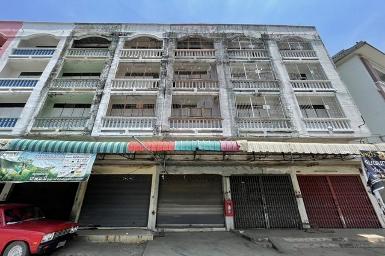 ขายอาคารพาณิชย์ 4.5 ชั้น อยู่ติดถนนบางกรวย-ไทรน้อย จังหวัดนนทบุร