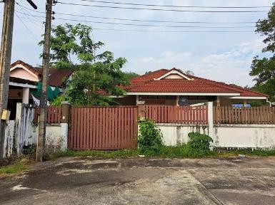 ขาย บ้านแฝด พลอยไพลิน ตะกั่วป่า ถนน เพชรเกษม ตะกั่วป่า พังงา