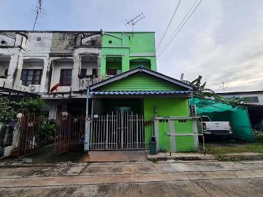 ขายทาวน์เฮ้าส์ หมู่บ้านพิชาดา ถนนบ้านกล้วย-ไทรน้อย นนทบุรี