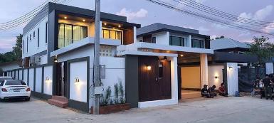 ราคาดีต่ำกว่าประเมิน ขาย 9 ล้าน บ้านพูลวิลล่า 2 ชั้น ป่าแดด