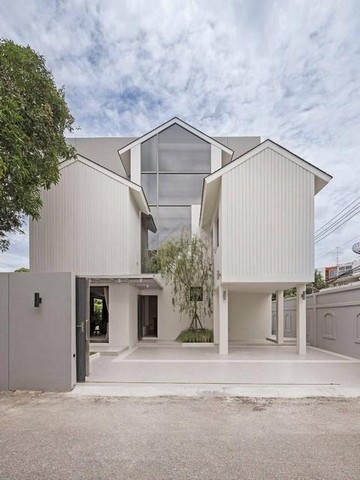 ให้เช่าหรือขายบ้านเดี่ยว 3 ชั้น หลังมุม สุขุมวิท71 ปรีดีพนมยงค์14